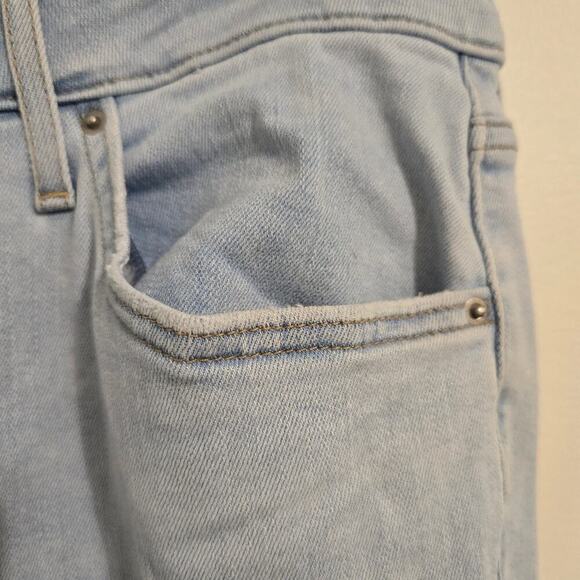 Levi Strauss & Co Women’s High Rise Light Wash Distressed Skinny Jeans Size 30 - Picture 11 of 11